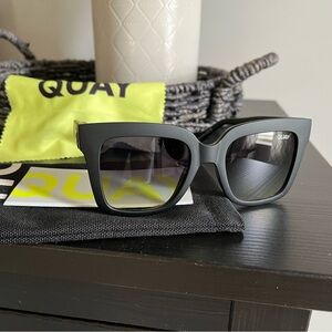 BRAND NEW - Quay Icy Sunglasses